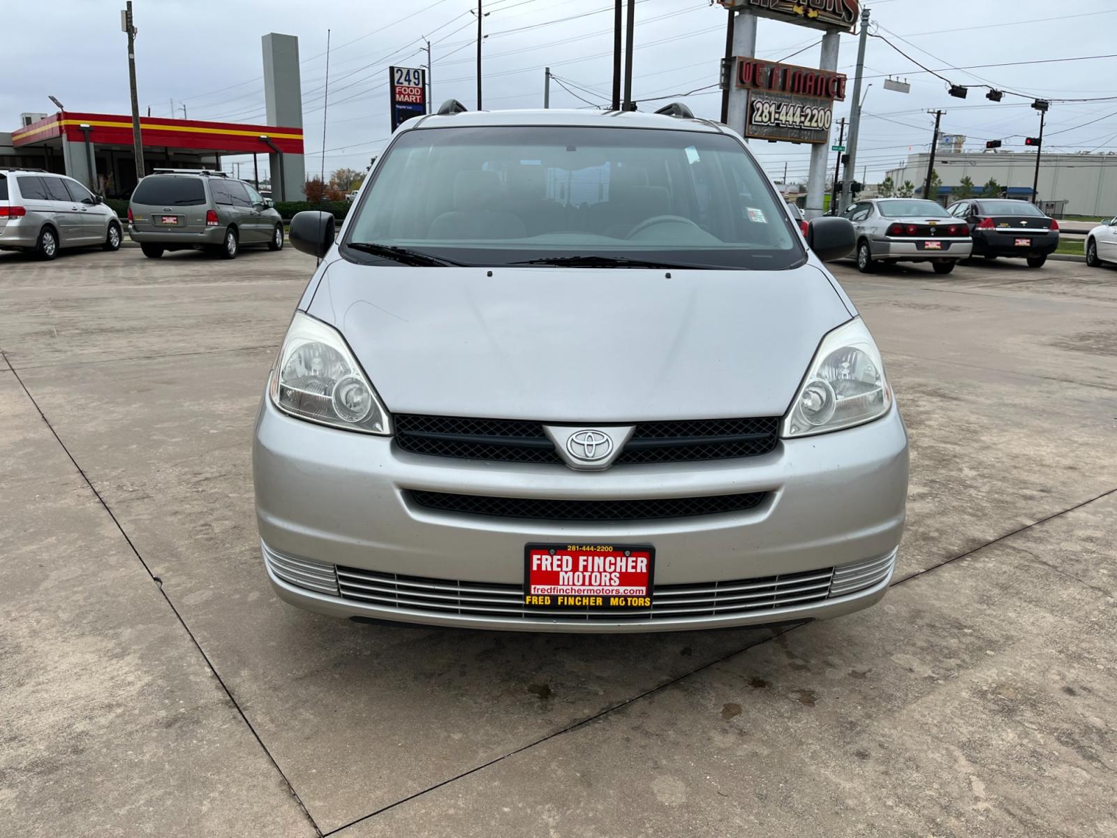 2005 SILVER /gray Toyota Sienna LE - 7 Passenger Seating (5TDZA23C75S) with an 3.3L V6 DOHC 24V engine, 5-Speed Automatic Overdrive transmission, located at 14700 Tomball Parkway 249, Houston, TX, 77086, (281) 444-2200, 29.928619, -95.504074 - Photo #1